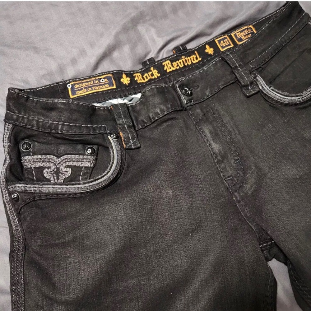 COLLECTORS EDITION!!!! NWOT ROCK REVIVAL JEANS - Picture 10 of 10